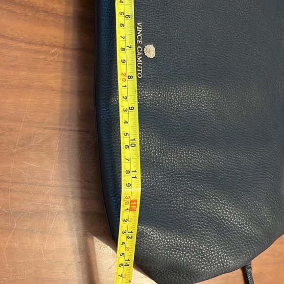 Vince Camuto lamb skin leather bag with double pockets - Picture 9 of 12